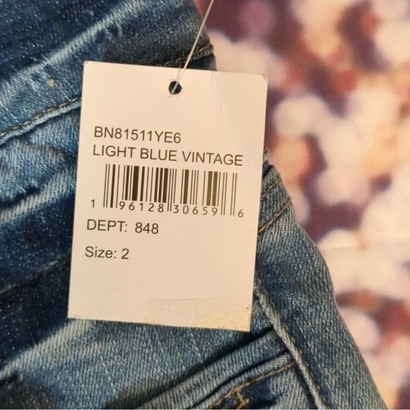 Democracy Jean shorts - Picture 3 of 8